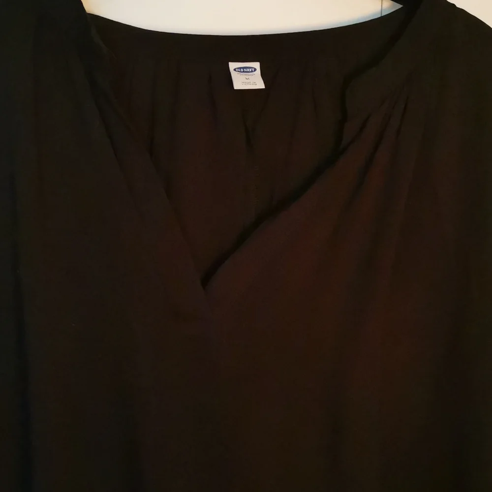 🍄 Old Navy top, black, size M - Picture 6 of 6